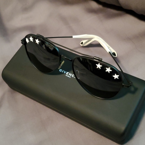 Givenchy Stars Aviator Sunglasses - Picture 7 of 9